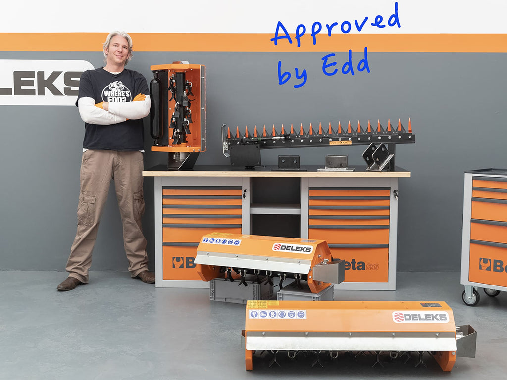 DELEKS HR hedge cutter bar in the workshop