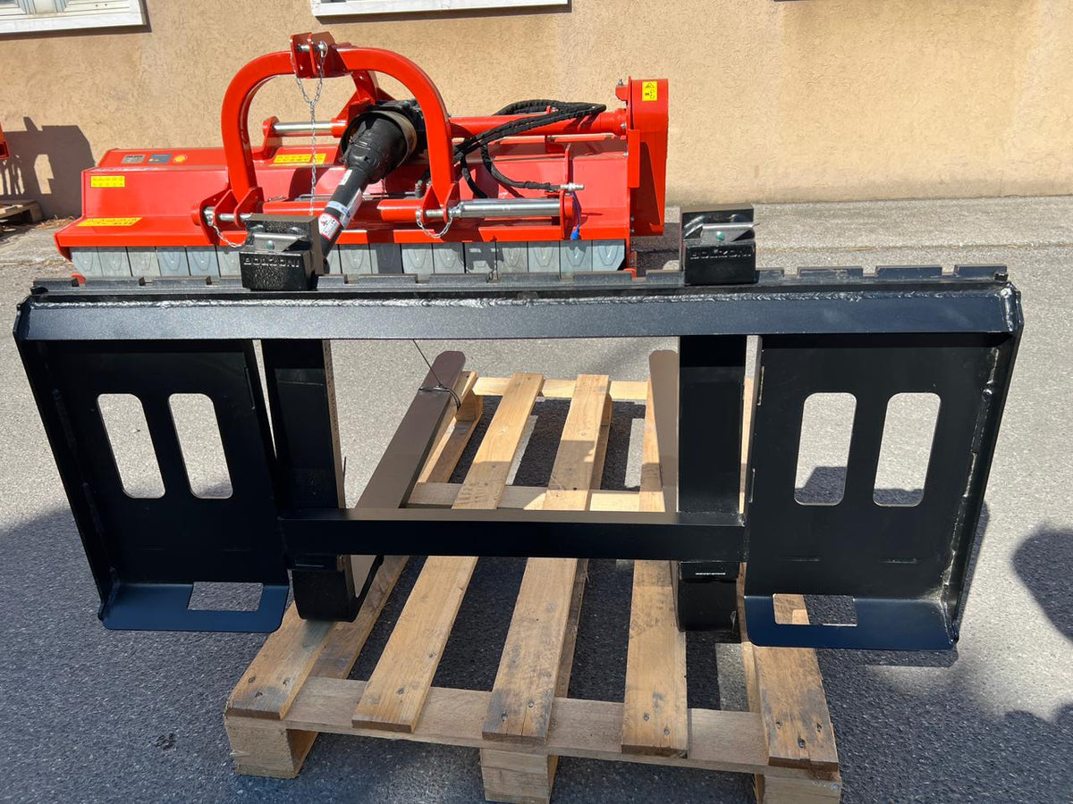 DELEKS FS1T skid steer pallet forks on a wooden pallet
