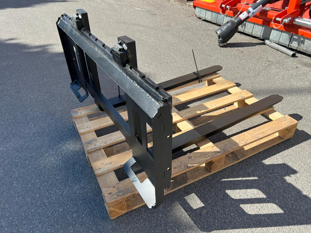 DELEKS FS1T pallet forks frame from the rear side
