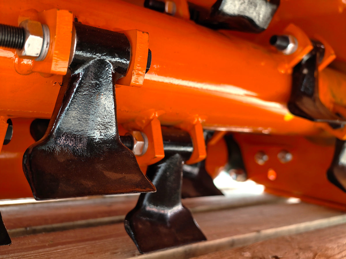 Close-up of the rotor and hammers of the DELEKS ARJ mulcher