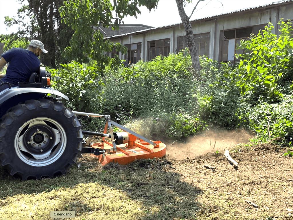 DELEKS BUGGY chain cutter working on rough ground