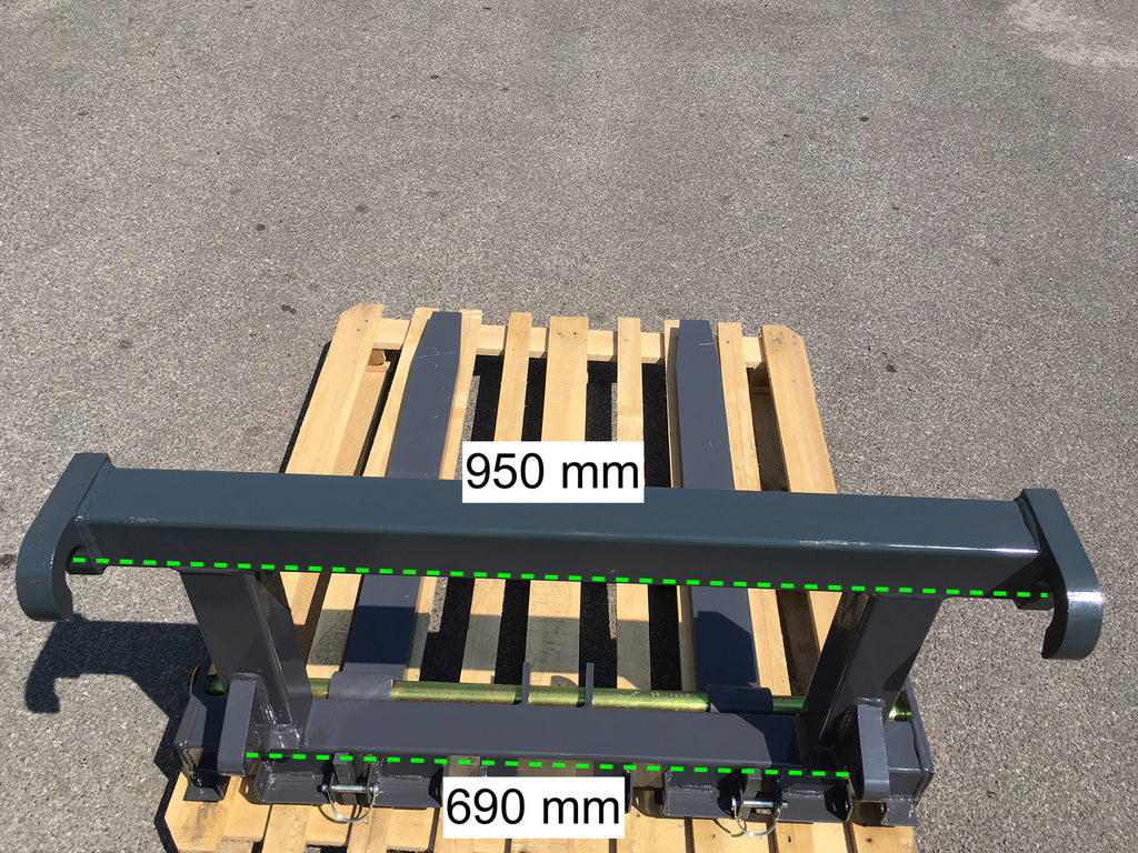 DELEKS D-700E pallet forks front view with frame width dimension