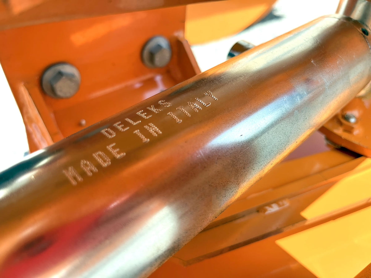 Hardox steel stamp on the DELEKS DK10H log grapple