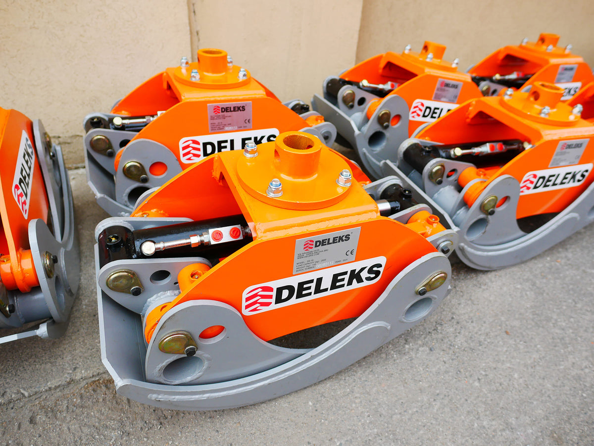 DELEKS DK16 log grapples in the factory yard