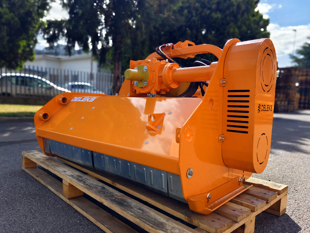 DELEKS LINCIONE flail mower side view on a pallet