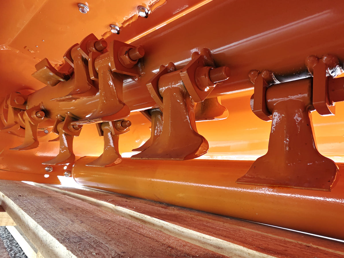 Hammers on the rotor of the DELEKS LINCIONE flail mower