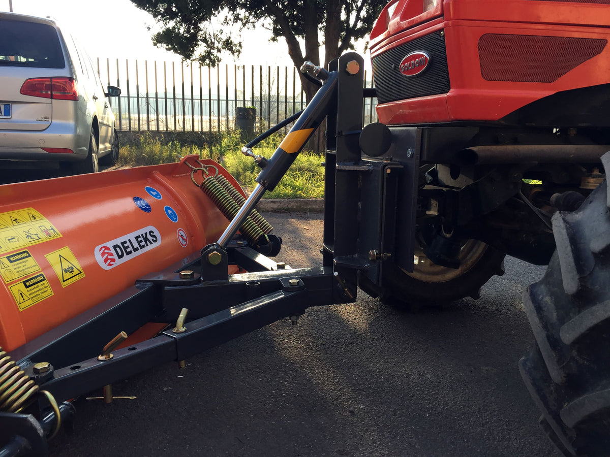 Rear view of the DELEKS LNS snow plow mounting frame