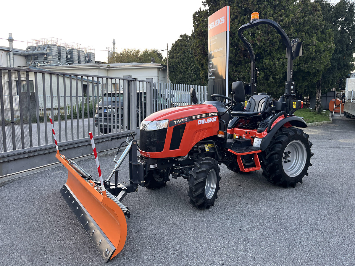 Snowplow for tractor, forklift, skid steer loader