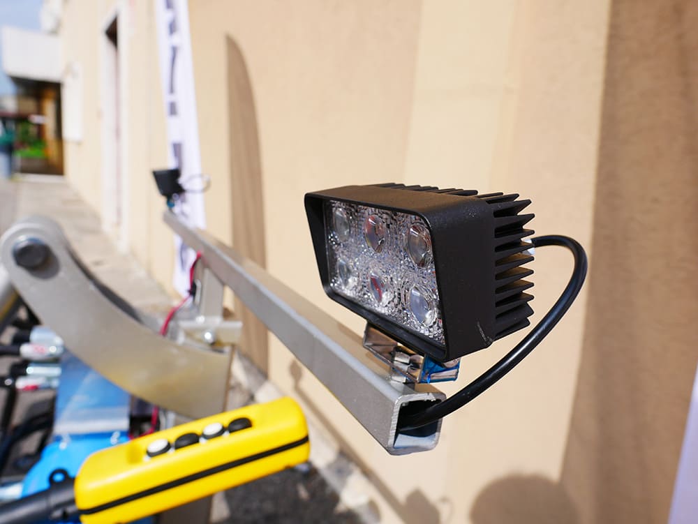 LED work light on the DELEKS LNS-J snow plow