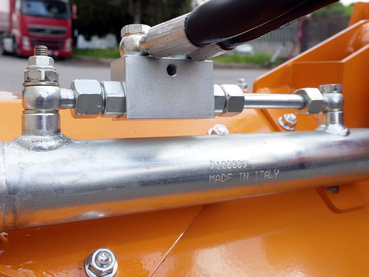Roller adjustment detail of the DELEKS VOLPE offset mower