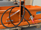 Hydraulic tipping cylinder and hoses of the DELEKS transport box