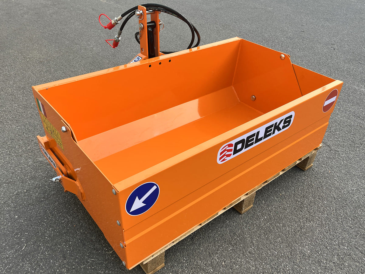 DELEKS transport box front three-quarter view on a pallet