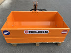 Front view of the DELEKS tipping transport box for tractors